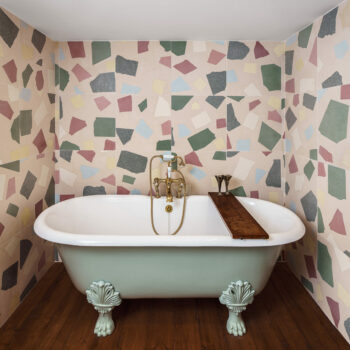 Huguet - Terrazzo tiles with cement chips in this bathroom