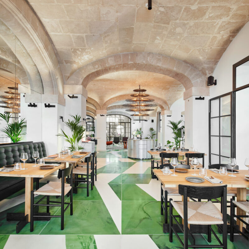 xalest restaurant bespoke big tiles by huguet